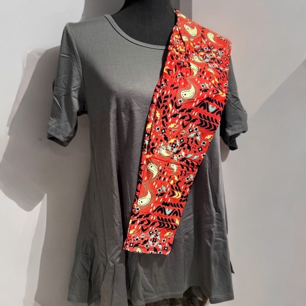 LulaRoe Perfect T Swing Top Small (8,10,12,14) & OS Leggings 2-10 Red Bundle Set